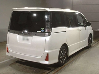 TOYOTA VOXY 2017