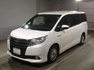 TOYOTA NOAH 2015