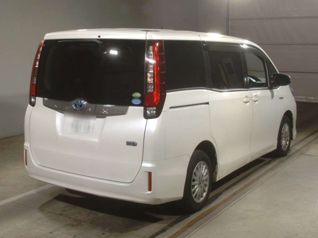 TOYOTA NOAH 2015