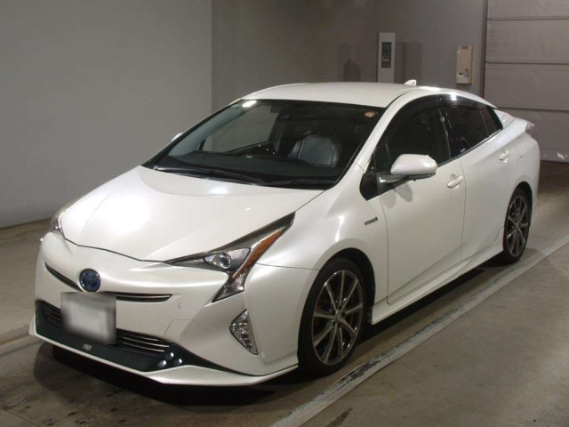 TOYOTA PRIUS 2016