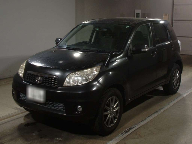 TOYOTA RUSH 2010