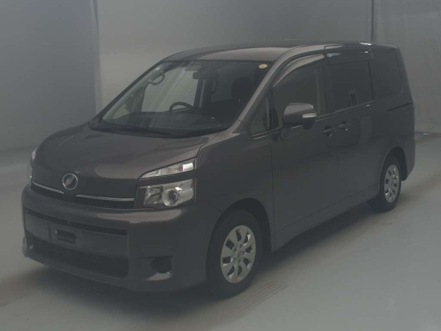 TOYOTA VOXY 2012