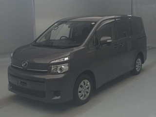 TOYOTA VOXY 2012