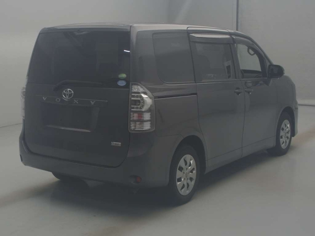 TOYOTA VOXY 2012