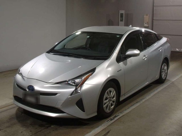TOYOTA PRIUS 2018