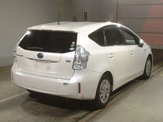 TOYOTA PRIUS ALPHA 2013