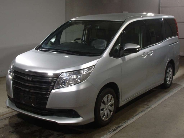 TOYOTA NOAH 2016