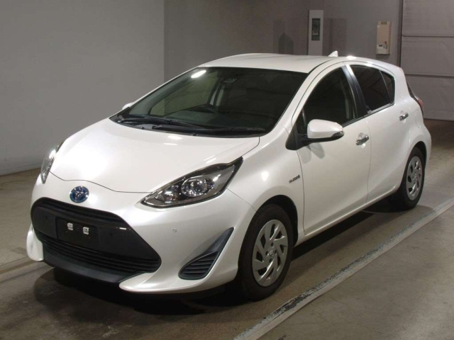 TOYOTA AQUA 2018