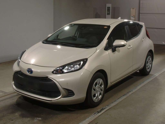 TOYOTA AQUA 2022