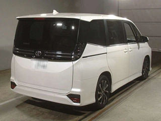 TOYOTA VOXY 2024