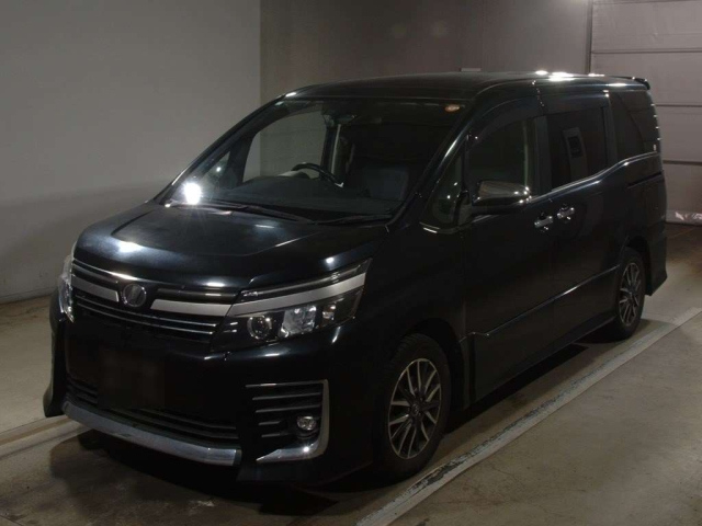 TOYOTA VOXY 2017