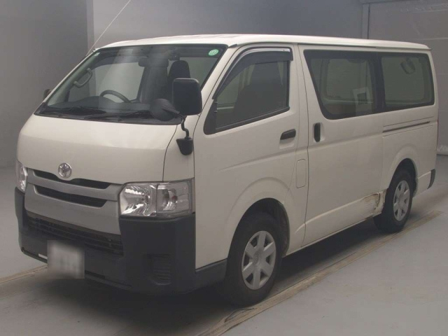 TOYOTA HIACE VAN 2020