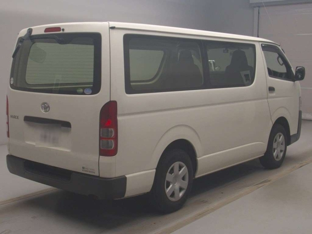 TOYOTA HIACE VAN 2020