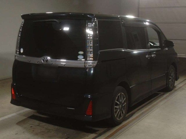 TOYOTA VOXY 2017