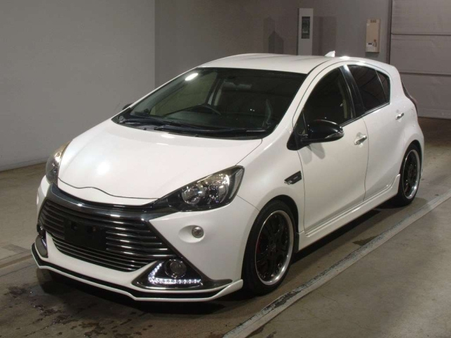 TOYOTA AQUA 2014