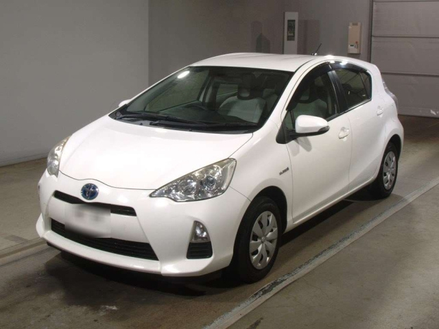TOYOTA AQUA 2013