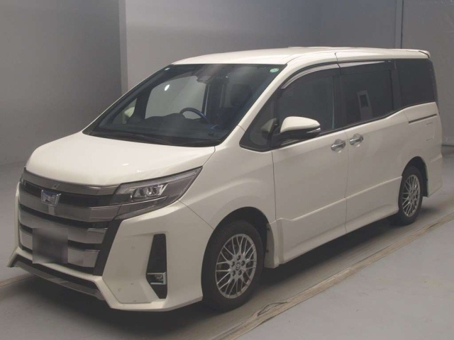 TOYOTA NOAH 2020