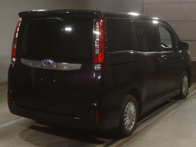 TOYOTA NOAH 2014
