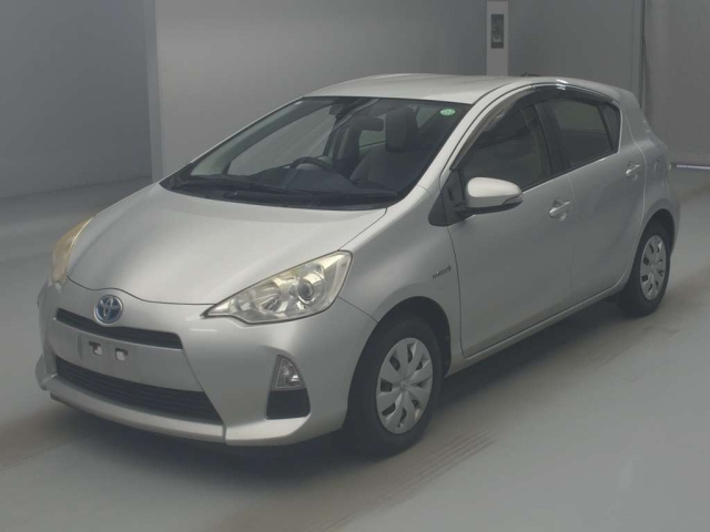 TOYOTA AQUA 2012
