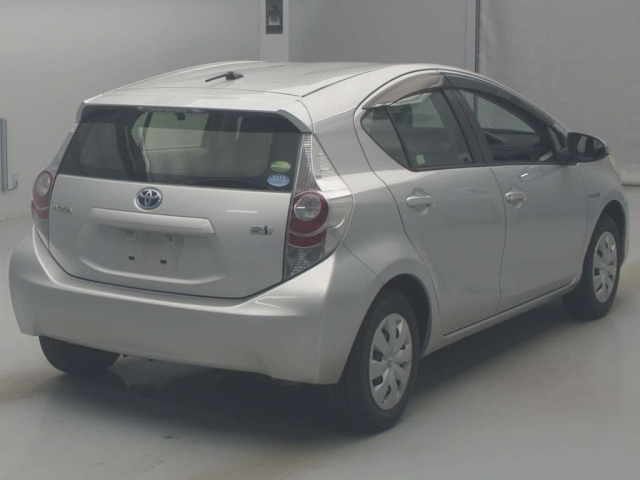 TOYOTA AQUA 2012