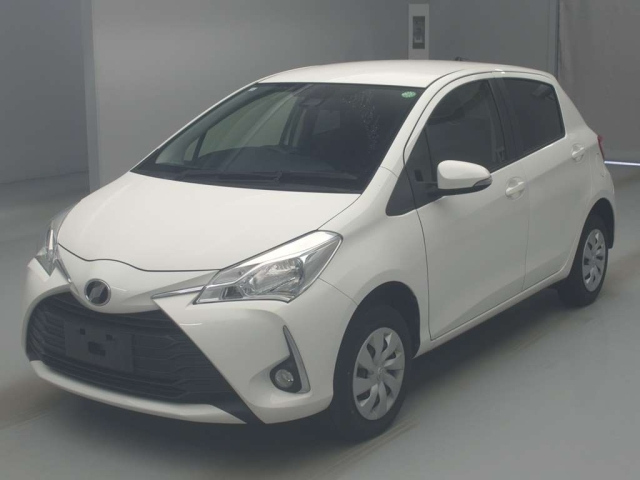 TOYOTA VITZ 2018