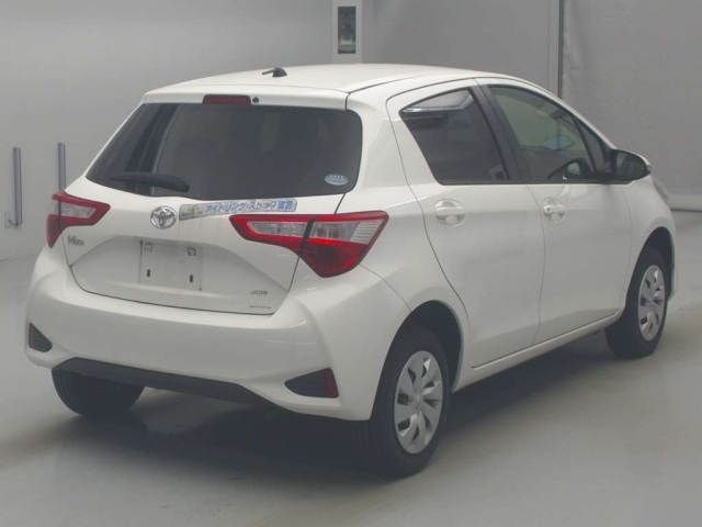 TOYOTA VITZ 2018