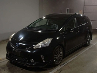 TOYOTA PRIUS ALPHA 2013