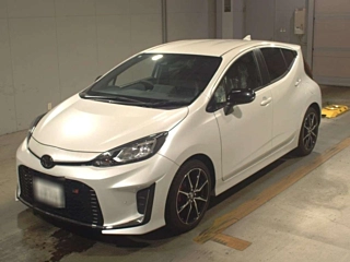 TOYOTA AQUA 2024