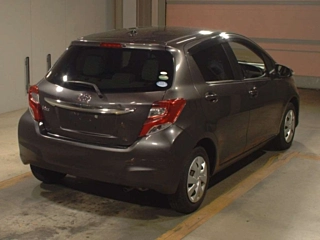 TOYOTA VITZ 2015