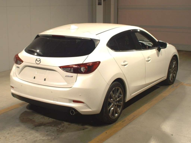MAZDA AXELA 2017