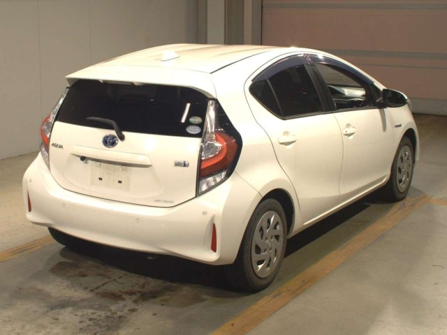 TOYOTA AQUA 2018