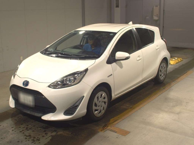 TOYOTA AQUA 2018