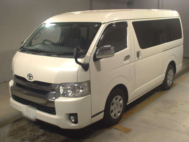 TOYOTA HIACE 2019