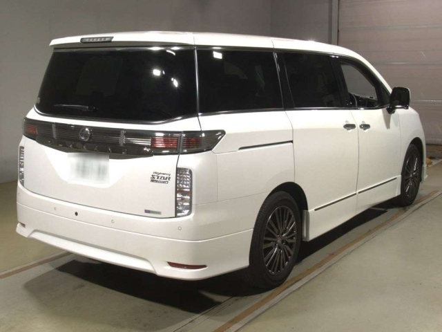 NISSAN ELGRAND 2022