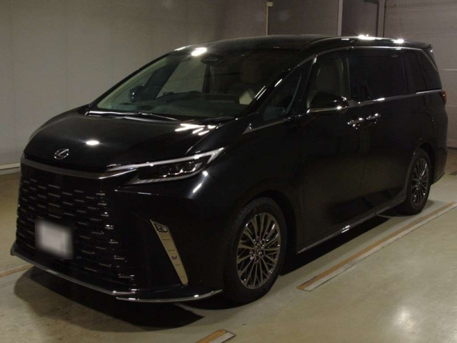 LEXUS LM 2025