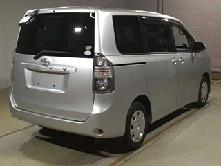 TOYOTA VOXY 2009