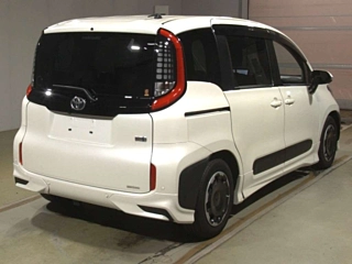 TOYOTA SIENTA 2022