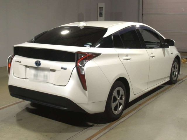 TOYOTA PRIUS 2018