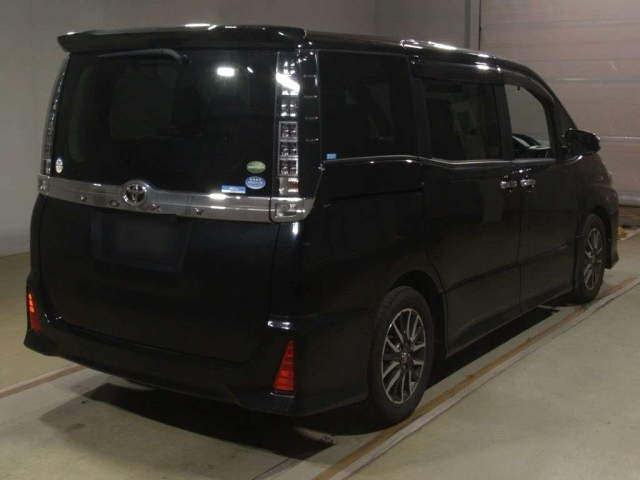 TOYOTA VOXY 2015