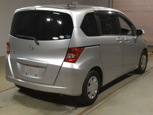 HONDA FREED 2010