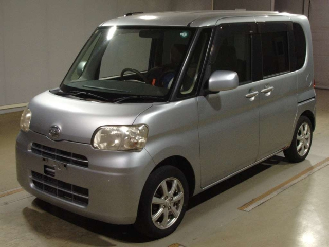 DAIHATSU TANTO 2012