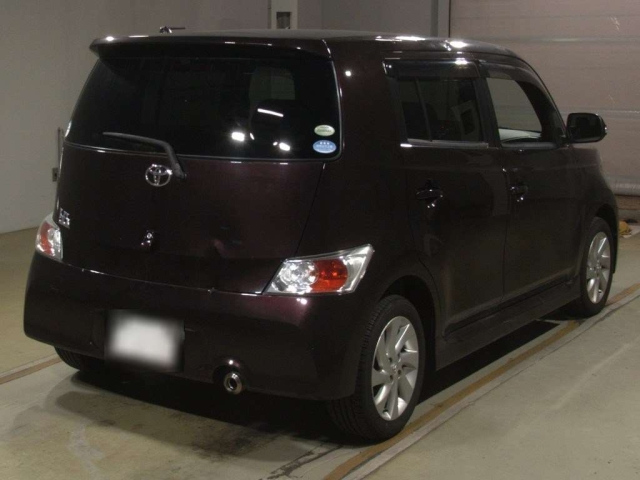 TOYOTA BB 2010