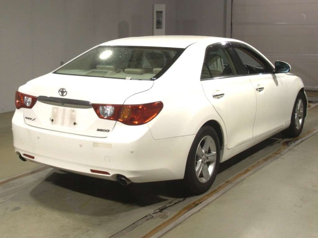 TOYOTA MARK X 2010