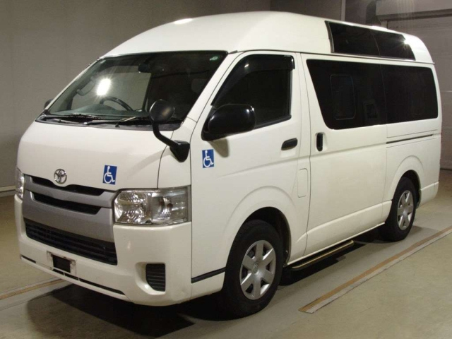 TOYOTA HIACE VAN 2017