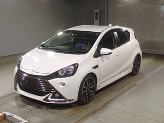 TOYOTA AQUA 2016