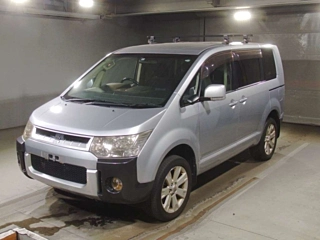 MITSUBISHI DELICA D5 2011