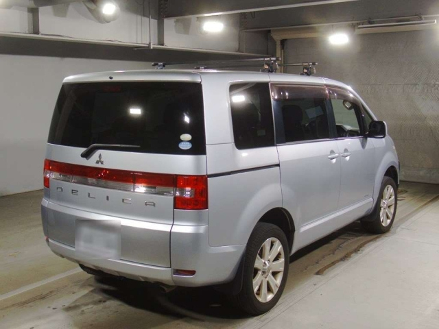 MITSUBISHI DELICA D5 2011