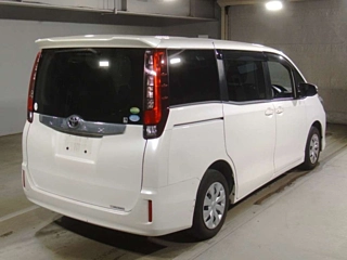 TOYOTA NOAH 2016