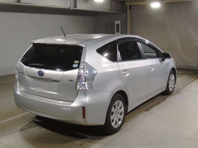 TOYOTA PRIUS ALPHA 2012
