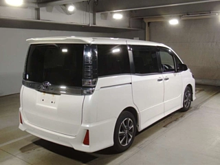 TOYOTA VOXY 2021